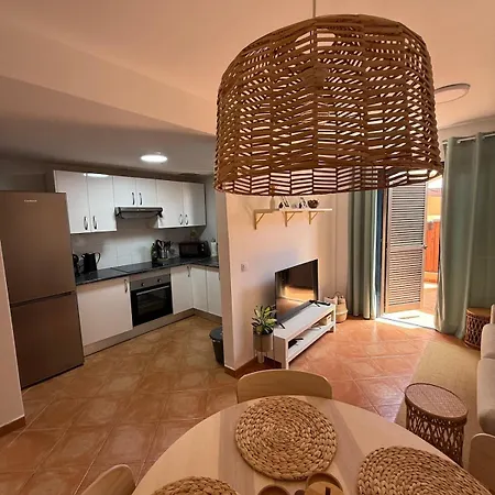 Terraced House With Ocean View 아파트 *
